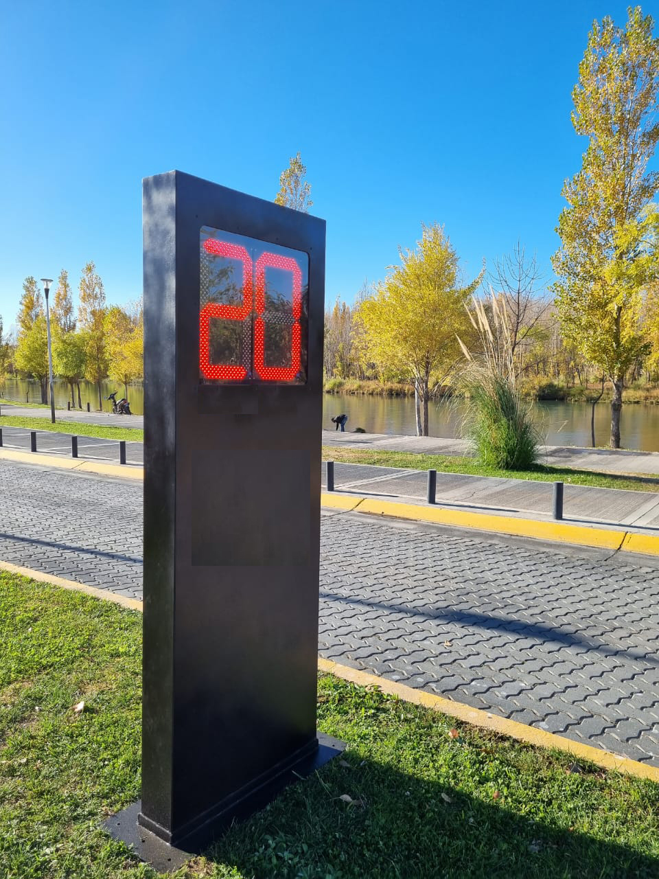 Tótem mostrando velocidad